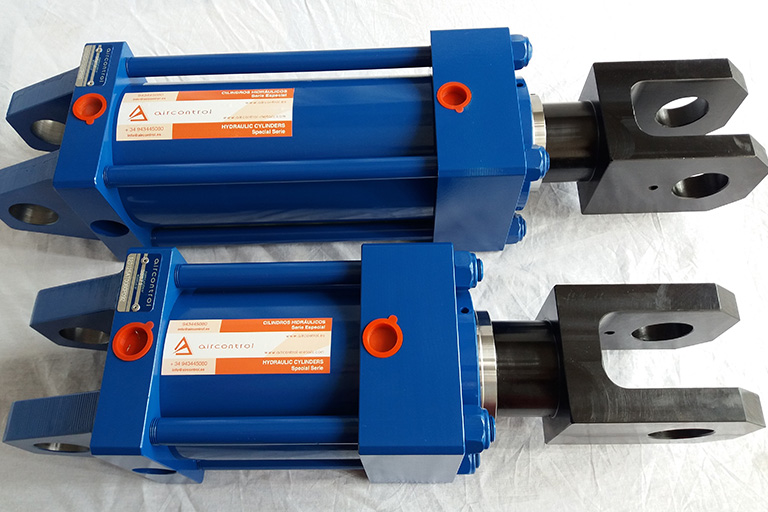 Aircontrol manufactures and distributes special hydraulic cylinders.